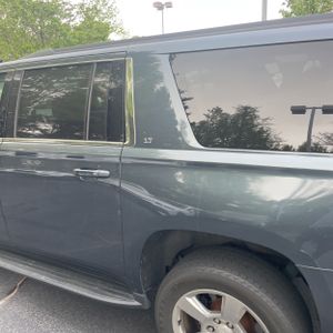 CHEVROLET SUBURBAN LT - 6