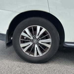 2017 Nissan PATHFINDER SV — миниатюра 19