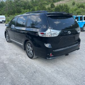 TOYOTA SIENNA - 5