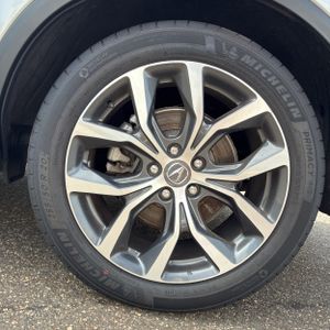 صورة 18 لـ 2023 Acura MDX SH-AWD W/TECH