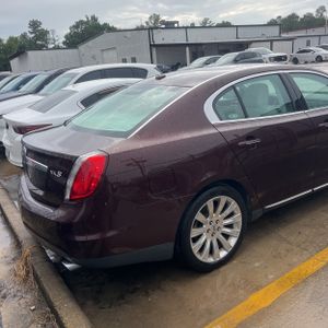 صورة 8 لـ 2010 Lincoln MKS BASE