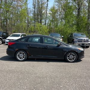 FORD FOCUS SE - 10