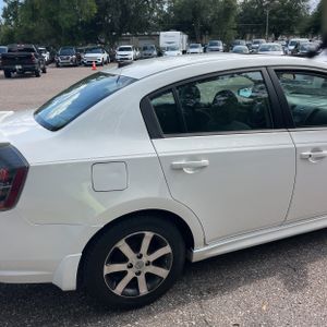 2012 Nissan SENTRA 2.0 SR 照片 9
