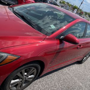 HYUNDAI ELANTRA SE - 2