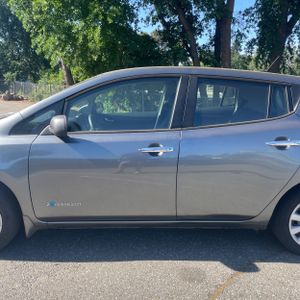 NISSAN LEAF S - 4