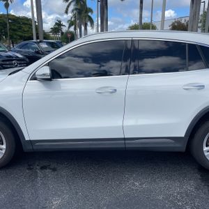 MERCEDES-BENZ GLA - 4