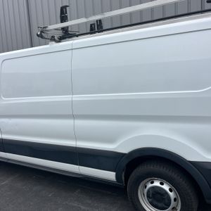 FORD TRANSIT 150 - 6