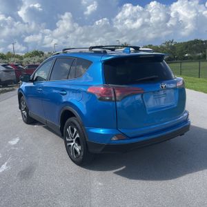صورة 5 لـ 2017 Toyota RAV4 LE