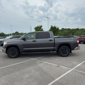 TOYOTA TUNDRA - 3