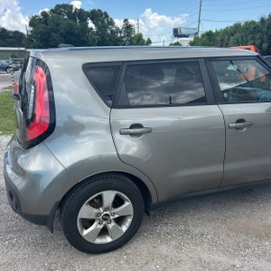 صورة 9 لـ 2017 KIA SOUL BASE