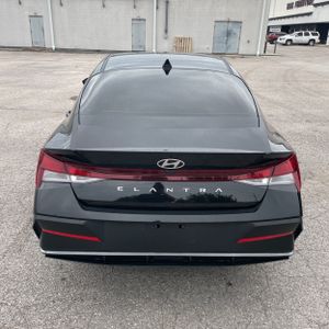 HYUNDAI ELANTRA SE - 6