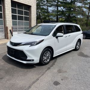 TOYOTA SIENNA - 1