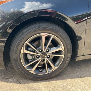 2023 KIA FORTE LXS thumbnail 17