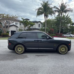 ROLLS-ROYCE CULLINAN BASE - 10