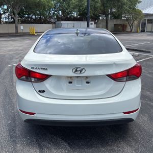 HYUNDAI ELANTRA - 7
