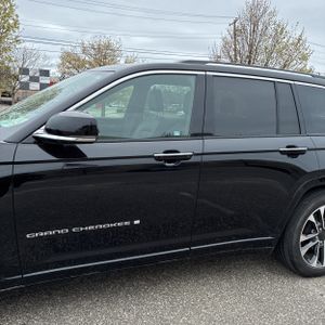 JEEP GRAND CHEROKEE OVERLAND - 4