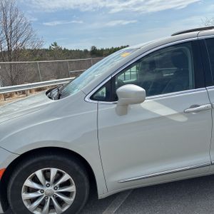 CHRYSLER PACIFICA TOURING-L - 2