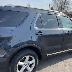 FORD EXPLORER XLT - 9