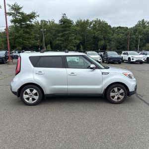 صورة 10 لـ 2017 KIA SOUL BASE
