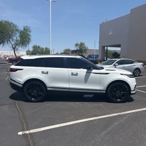 صورة 10 لـ 2023 LAND Rover RANGE ROVER VELAR P250 R-DYNAMIC S