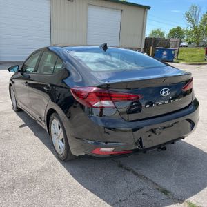 HYUNDAI ELANTRA VALUE EDITION - 5