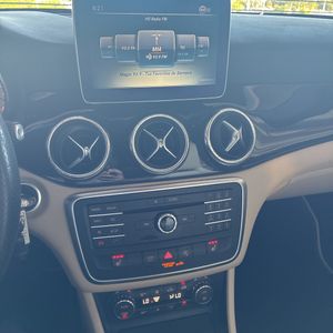 2016 Mercedes-BENZ CLA thumbnail 38