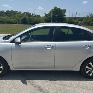 صورة 4 لـ 2022 KIA RIO S