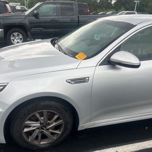 2020 KIA OPTIMA LX 照片 2