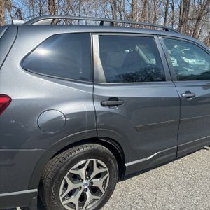 SUBARU FORESTER PREMIUM - 9