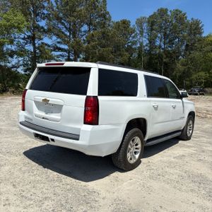 CHEVROLET SUBURBAN LT - 8