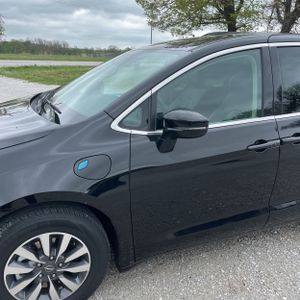 CHRYSLER PACIFICA HYBRID SELECT - 2