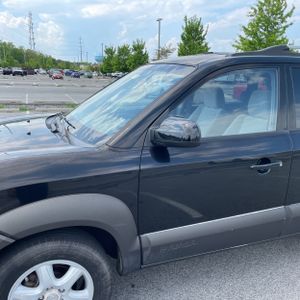 HYUNDAI TUCSON LX - 2