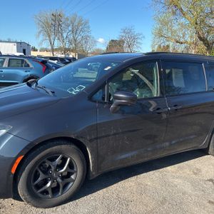 CHRYSLER PACIFICA TOURING L - 2