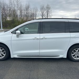 CHRYSLER PACIFICA TOURING L - 4