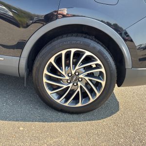 2019 Lincoln NAUTILUS RESERVE thumbnail 18