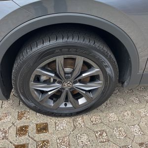 VOLKSWAGEN TIGUAN SE - 10