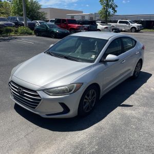 HYUNDAI ELANTRA SEL - 1