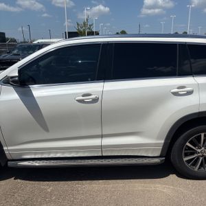 2017 Toyota HIGHLANDER XLE — фото 4