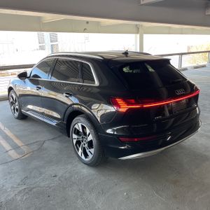 AUDI E-TRON PREMIUM QUATTRO - 5