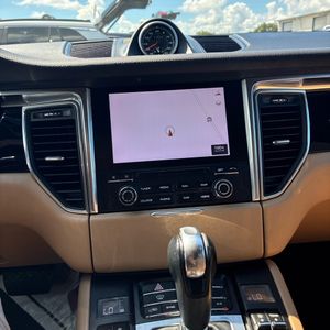 2018 Porsche MACAN BASE — фото 38