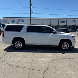 CHEVROLET SUBURBAN LT - 10