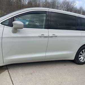 CHRYSLER PACIFICA TOURING - 4