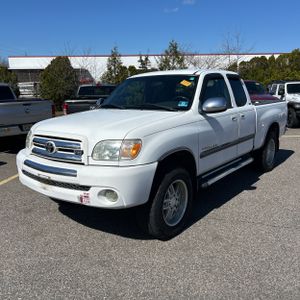 TOYOTA TUNDRA - 1
