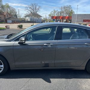 FORD FUSION SE - 4