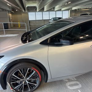 صورة 2 لـ 2025 Toyota PRIUS XLE