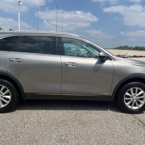 2017 KIA SORENTO LX thumbnail 11