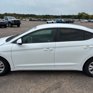 2019 Hyundai ELANTRA SE 照片 4