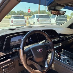 صورة 38 لـ 2021 Cadillac ESCALADE ESV SPORT