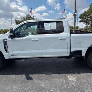 FORD F-250 SUPER DUTY LARIAT - 4