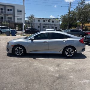 2018 Honda CIVIC LX — фото 3